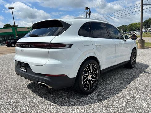 Used 2025 Porsche Cayenne w/ Premium Package Plus AWD/4WD image 5