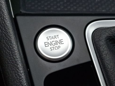 Certified 2026 Volkswagen Jetta SE FWD image 22