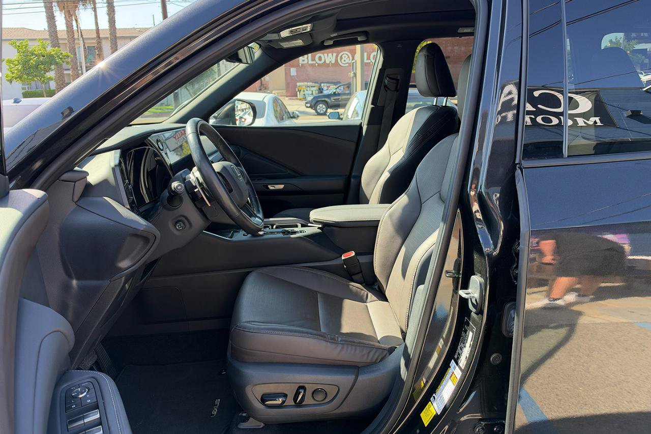 Used 2025 Lexus TX 350 FWD w/ Technology Package image 16