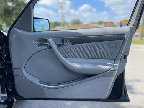 Used 1999 Mercedes-Benz C 280 Sedan image 30