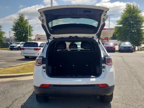 Used 2025 Jeep Compass Limited AWD/4WD image 14