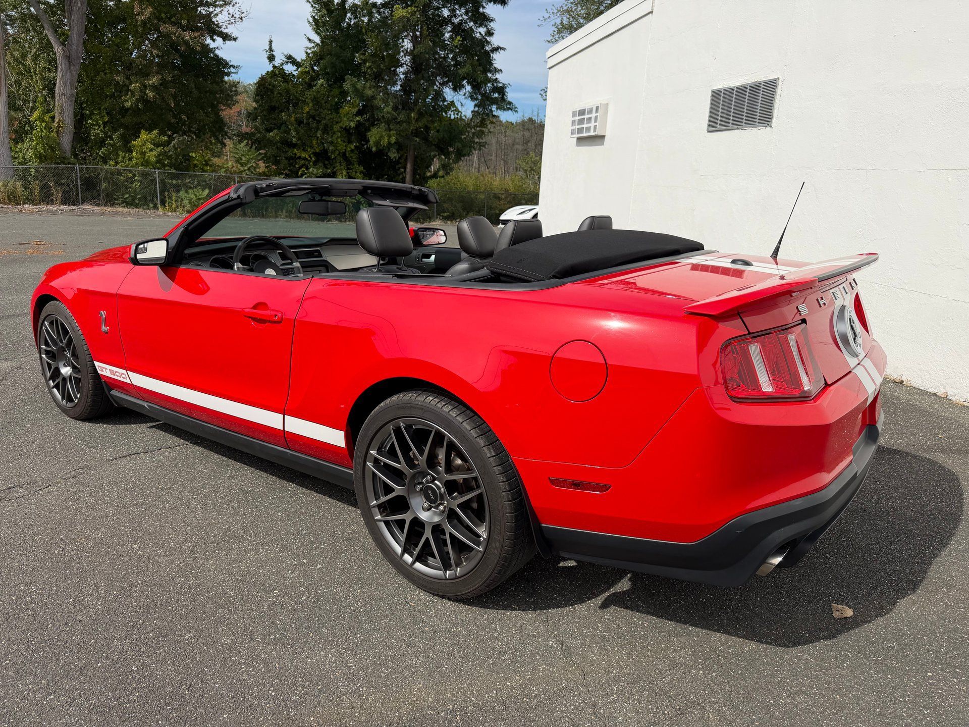 Used 2011 Ford Mustang Shelby GT500 w/ SVT Performance Pkg RWD image 5