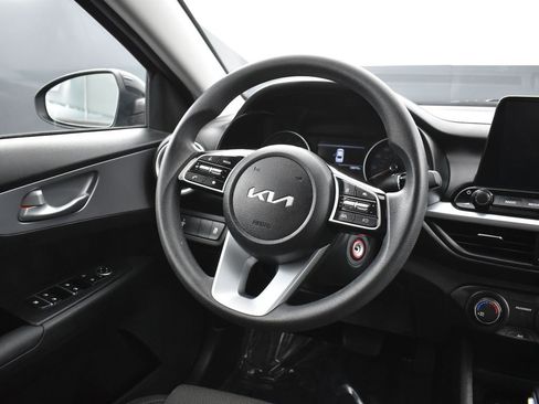 Certified 2022 Kia Forte LXS image 18