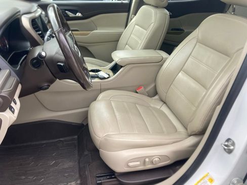 Certified 2019 GMC Acadia Denali w/ GMC Pro Grade Package AWD/4WD image 30