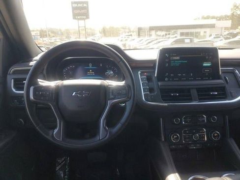 Used 2024 Chevrolet Suburban RST RWD image 14