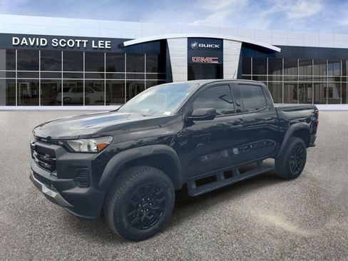 Used 2023 Chevrolet Colorado Trail Boss AWD/4WD image 2