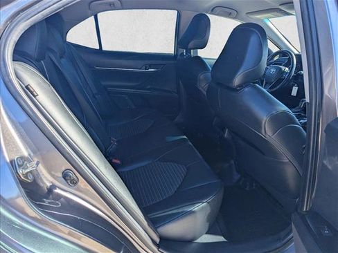 Used 2020 Toyota Camry SE image 19