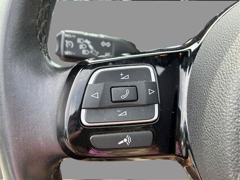 Used 2013 Volkswagen Beetle 2.0T FWD image 20