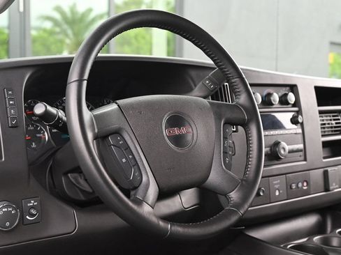 Used 2022 GMC Savana 3500 Extended w/ Driver Convenience Package RWD image 20