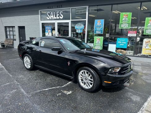 Used 2012 Ford Mustang Premium w/ Electronics Pkg RWD image 4