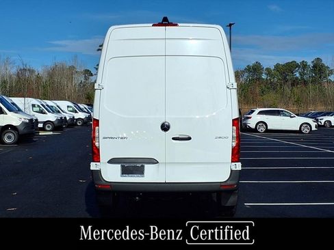 Used 2025 Mercedes-Benz Sprinter 2500 image 5