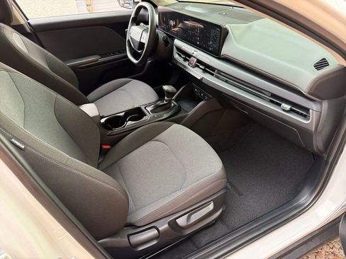 Used 2025 Kia K4 LXS image 27