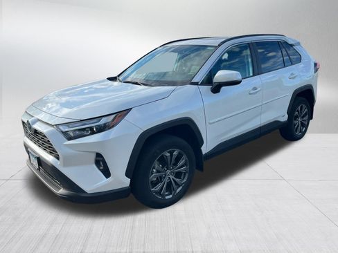 Used 2023 Toyota RAV4 XLE Premium AWD/4WD image 3