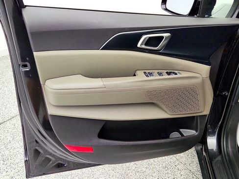 Used 2026 Kia Carnival FWD image 10