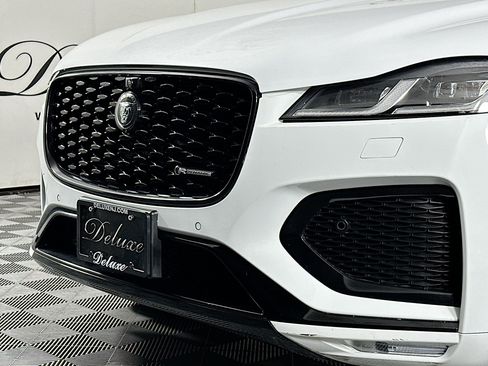 Used 2024 Jaguar F-PACE R-Dynamic S image 33