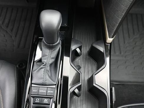 Used 2025 Toyota Camry XLE image 21