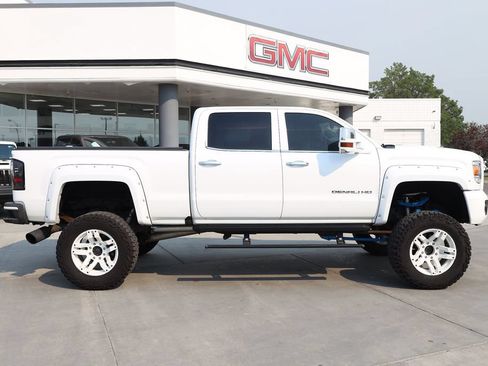 Used 2016 GMC Sierra 3500 Denali w/ Duramax Plus Package AWD/4WD image 7