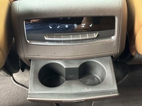 Used 2024 Cadillac Escalade Sport RWD image 17