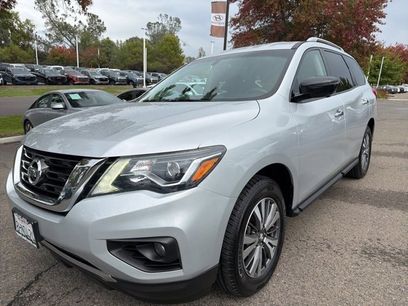 Used 2018 Nissan Pathfinder SL