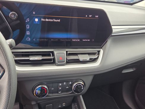 Used 2024 Chevrolet TrailBlazer LS w/ LS Convenience Package FWD image 19