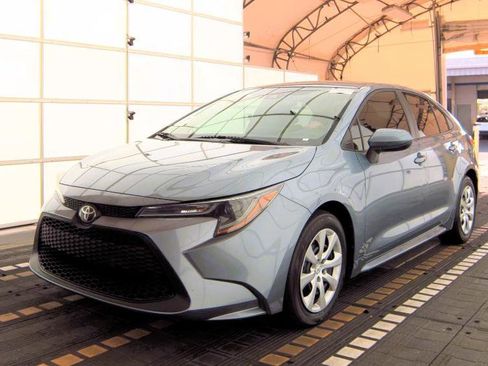 Used 2021 Toyota Corolla LE image 6