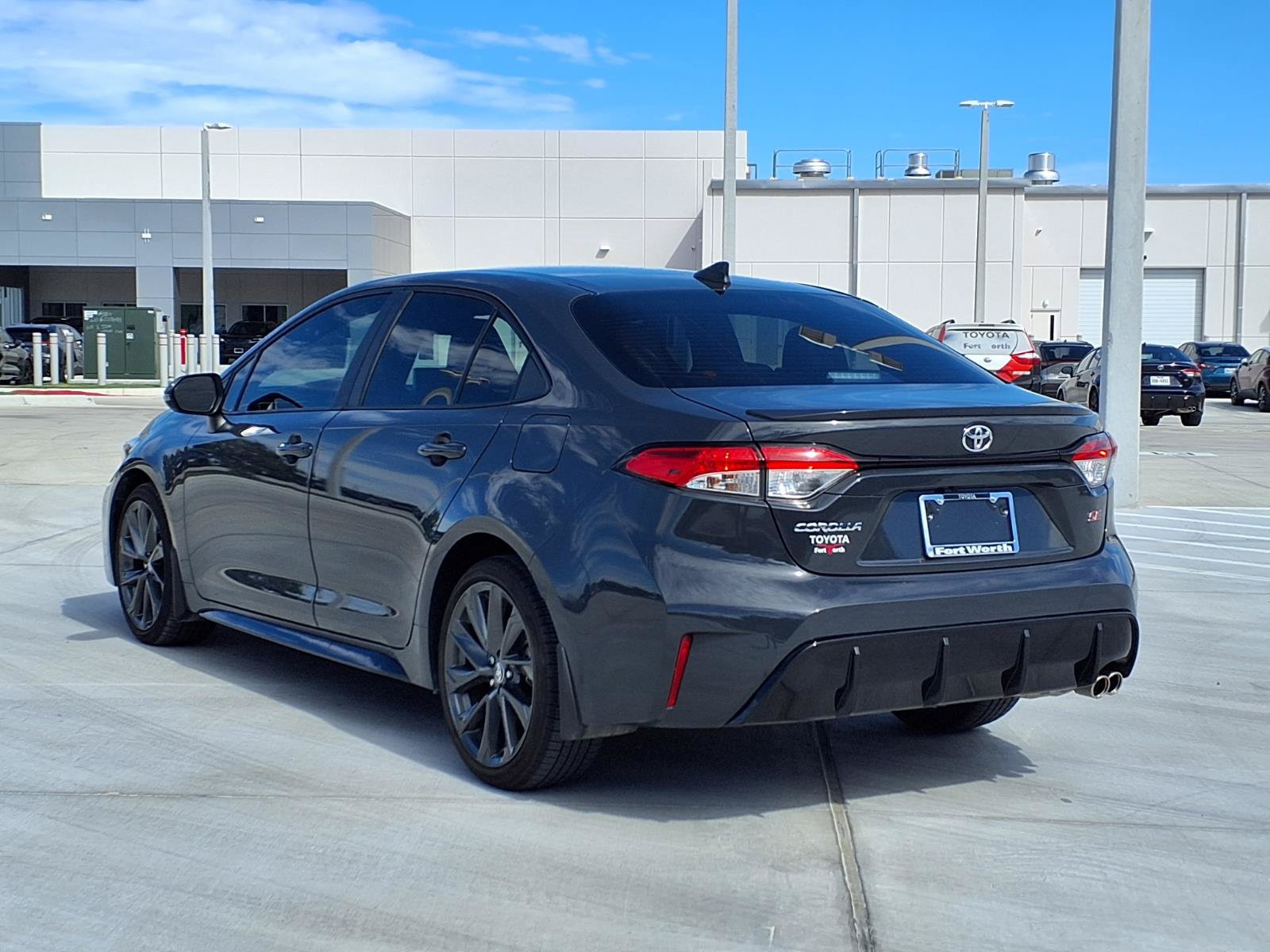 Used 2025 Toyota Corolla SE w/ SE Premium Package FWD image 7