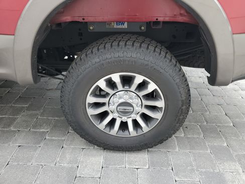 Used 2022 Ford F250 Lariat w/ FX4 Off-Road Package image 7