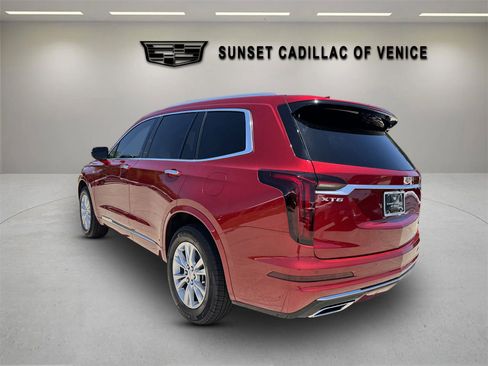 New 2025 Cadillac XT6 Luxury image 4