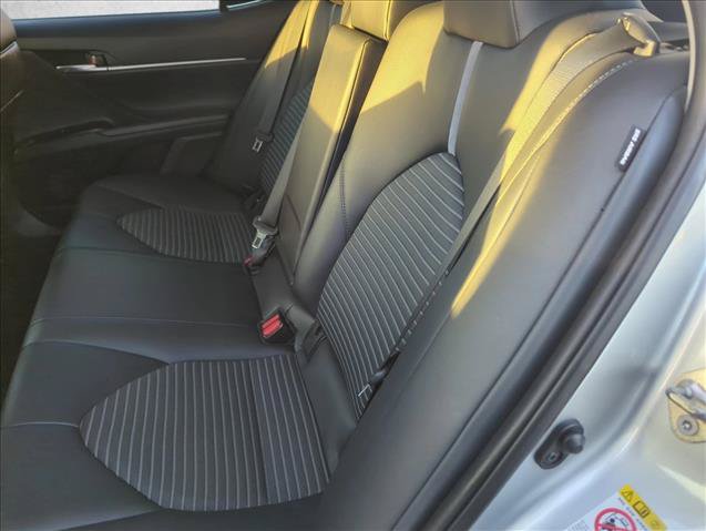 Used 2018 Toyota Camry SE w/ Convenience Package FWD image 7