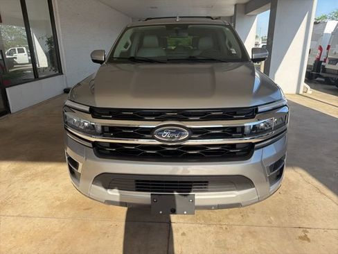 Used 2024 Ford Expedition Limited AWD/4WD image 7