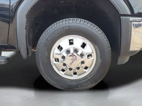 Used 2024 GMC Sierra 3500 SLT w/ SLT Premium Package image 10