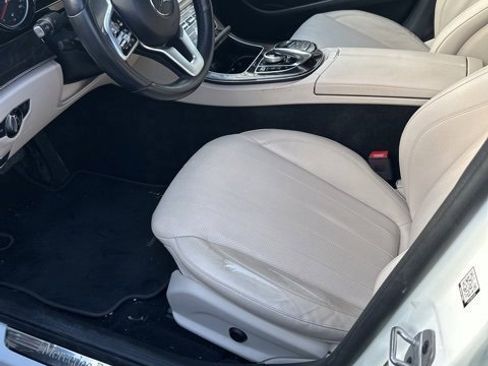 Used 2019 Mercedes-Benz E 300 4MATIC image 8