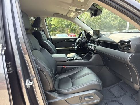 Certified 2025 Honda Pilot EX-L image 24