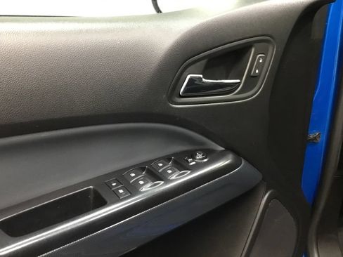 Used 2021 Chevrolet Colorado Z71 w/ Safety Package AWD/4WD image 8
