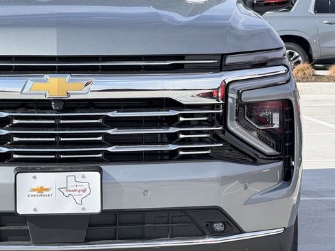 New 2026 Chevrolet Suburban Premier RWD image 8