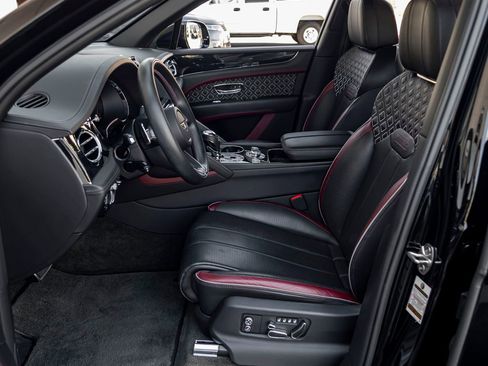 Used 2023 Bentley Bentayga Speed image 17