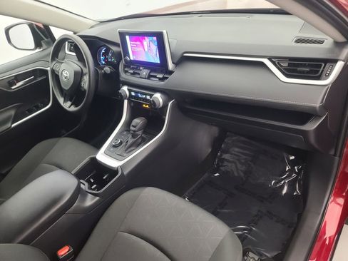 Used 2025 Toyota RAV4 XLE image 15