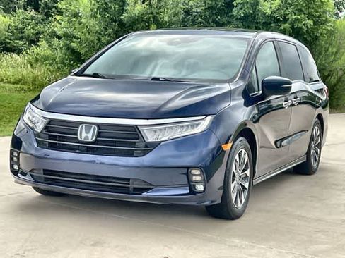 Used 2023 Honda Odyssey EX-L image 2