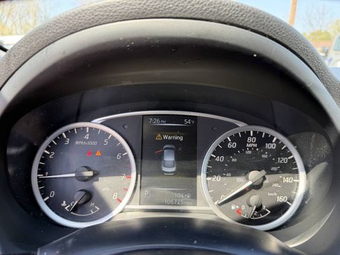 Used 2018 Nissan Sentra S FWD image 15