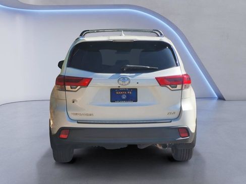 Used 2018 Toyota Highlander XLE FWD image 6
