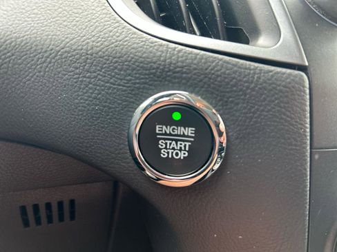 Used 2019 Ford Edge SE AWD/4WD image 15