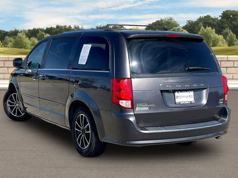 Used 2017 Dodge Grand Caravan SXT FWD image 10
