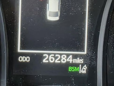 Used 2024 Toyota Camry SE image 32