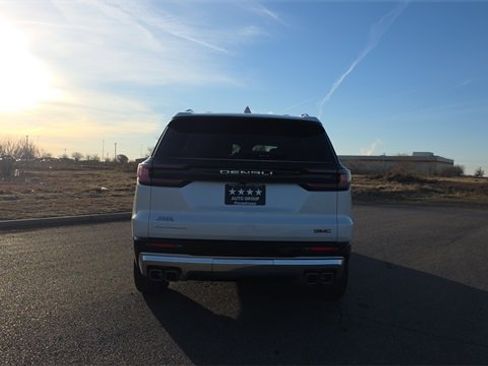 Used 2025 GMC Acadia Denali image 7