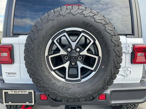 Used 2024 Jeep Wrangler Unlimited Rubicon image 33