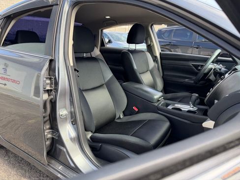 Used 2017 Nissan Altima 2.5 SR w/ Midnight Edition Package image 10
