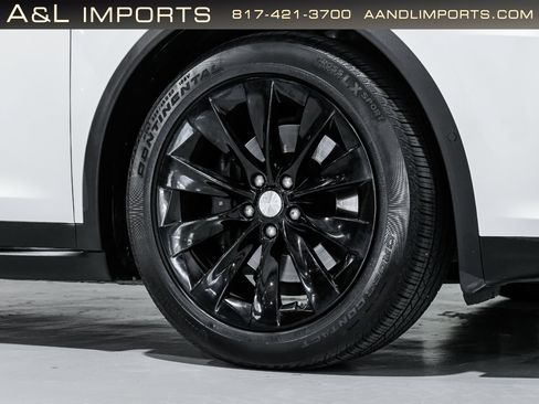 Used 2018 Tesla Model X 75D image 34