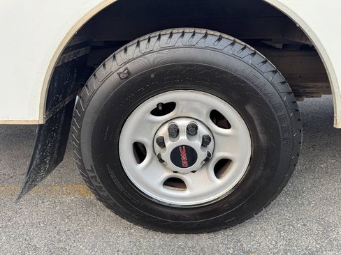 Used 2019 GMC Savana 3500 w/ Power Convenience Package RWD image 19