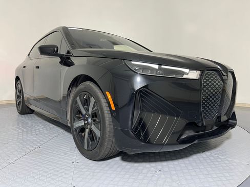 Used 2022 BMW iX xDrive50 w/ Premium Package image 6