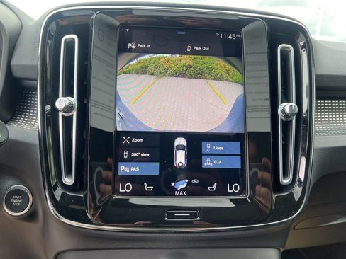 Certified 2022 Volvo XC40 T5 R-Design image 22